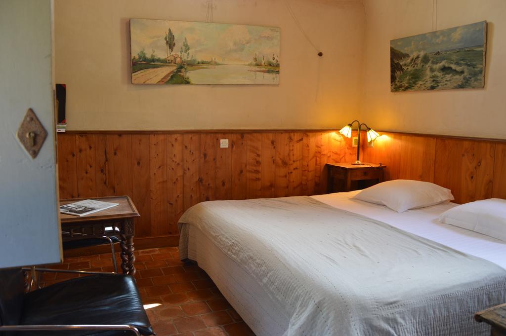 La Grange De Coatelan Hotell Plougonven Eksteriør bilde